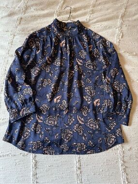 Banana Republic and Peach Floral Long-Sleeve Shirt size Medium
